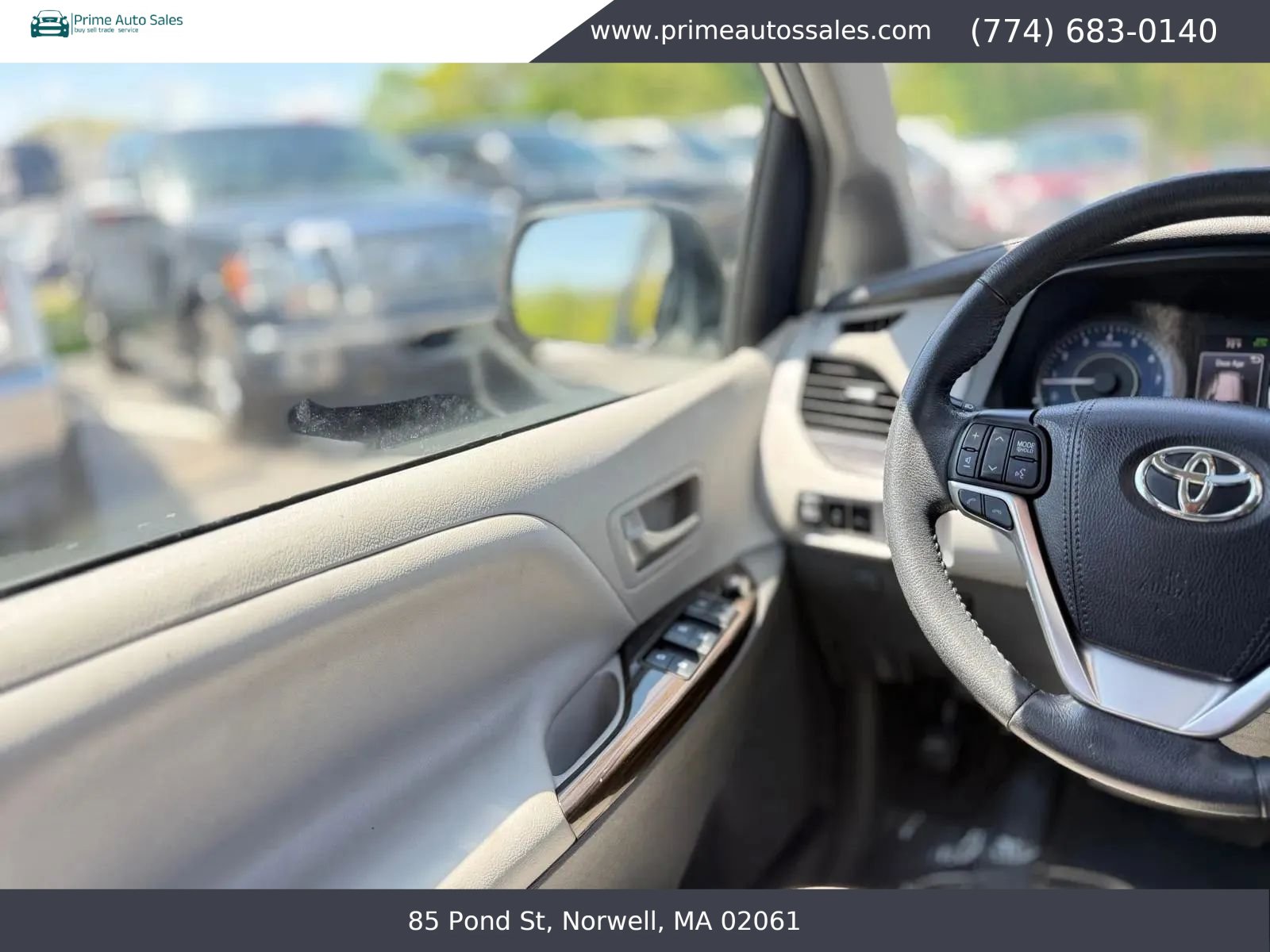 Used 2019 Toyota Sienna XLE w/ XLE Navigation Package FWD image 21