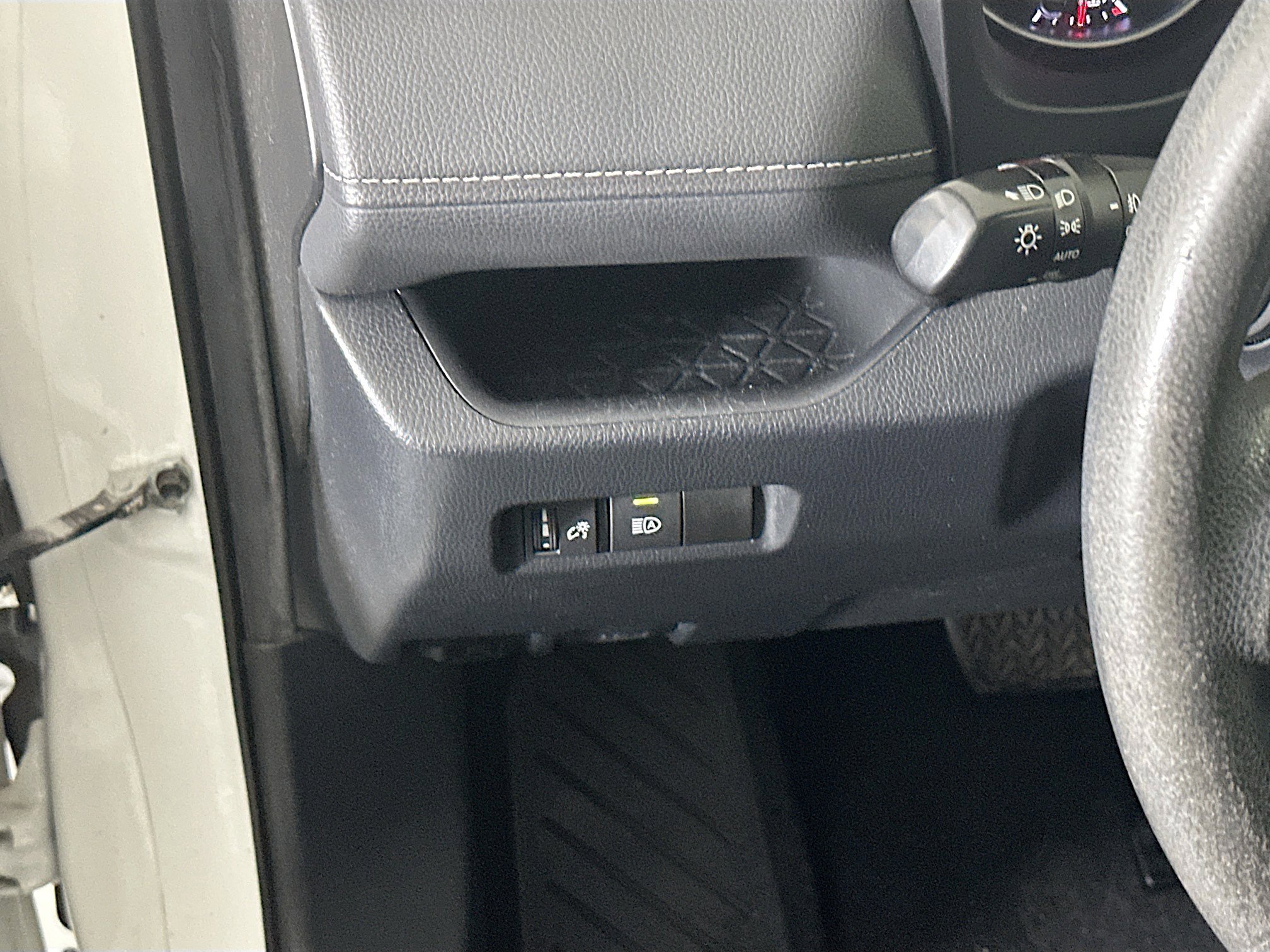 Used 2020 Toyota RAV4 XLE FWD image 17