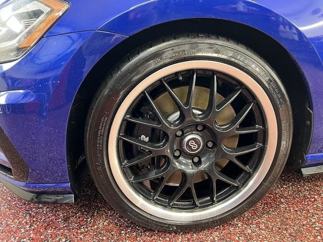 Used 2019 Volkswagen Golf R 4-Door AWD/4WD image 11