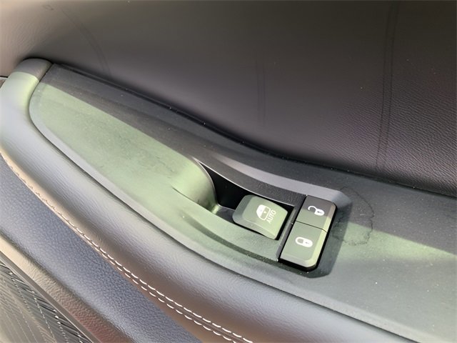 New 2025 Jeep Grand Cherokee L Limited w/ Luxury Tech Group II image 34