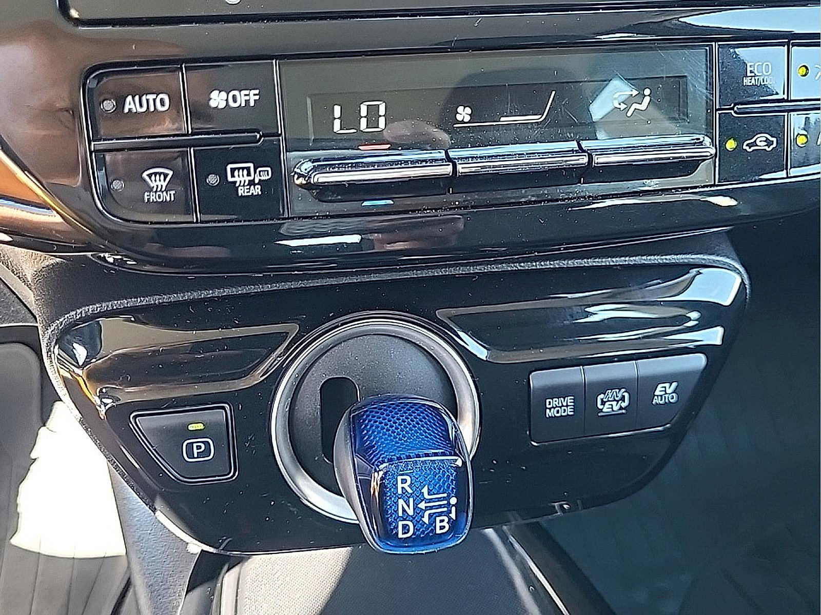 Used 2020 Toyota Prius Prime LE FWD image 24