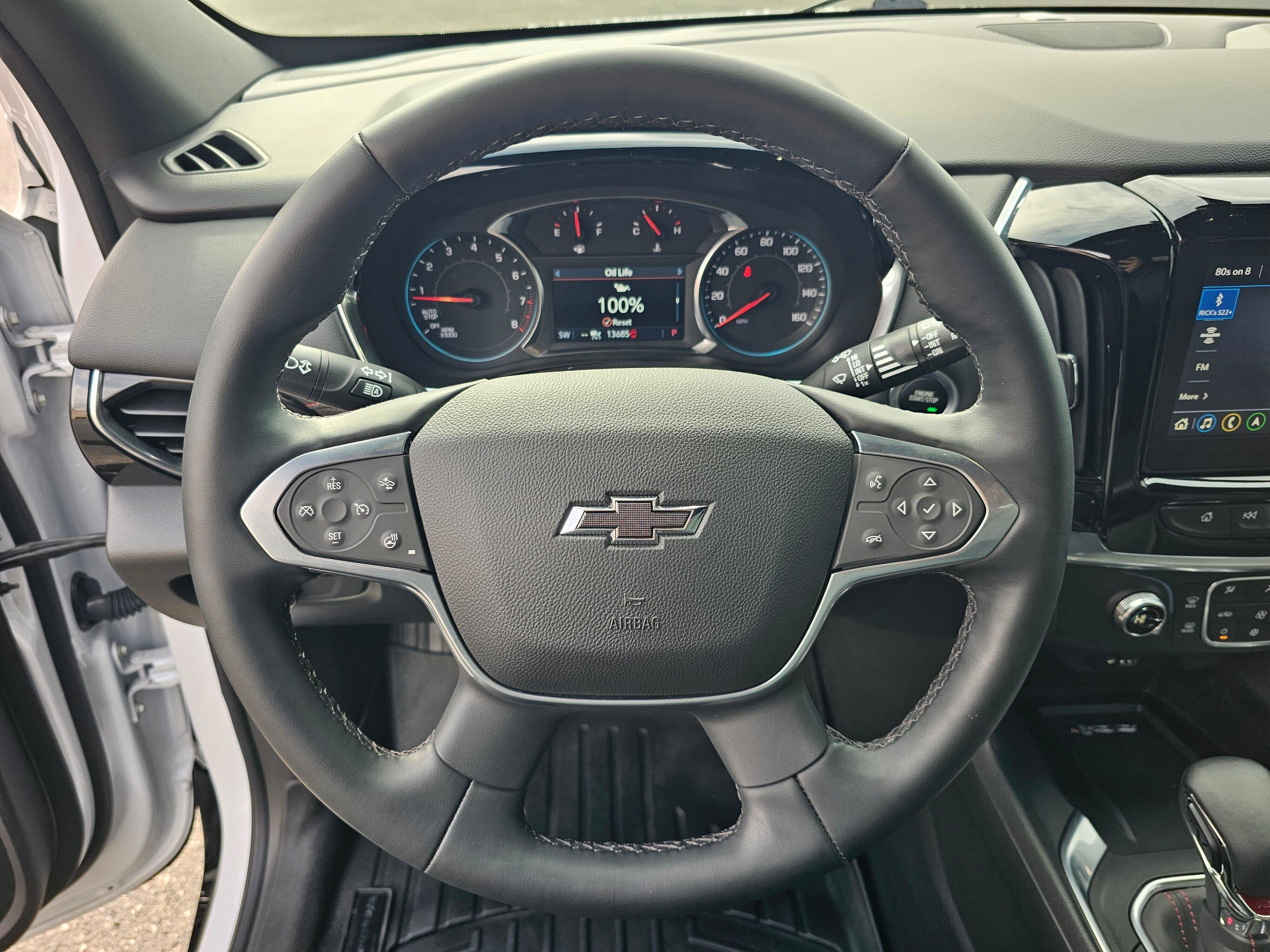 Used 2023 Chevrolet Traverse RS image 17