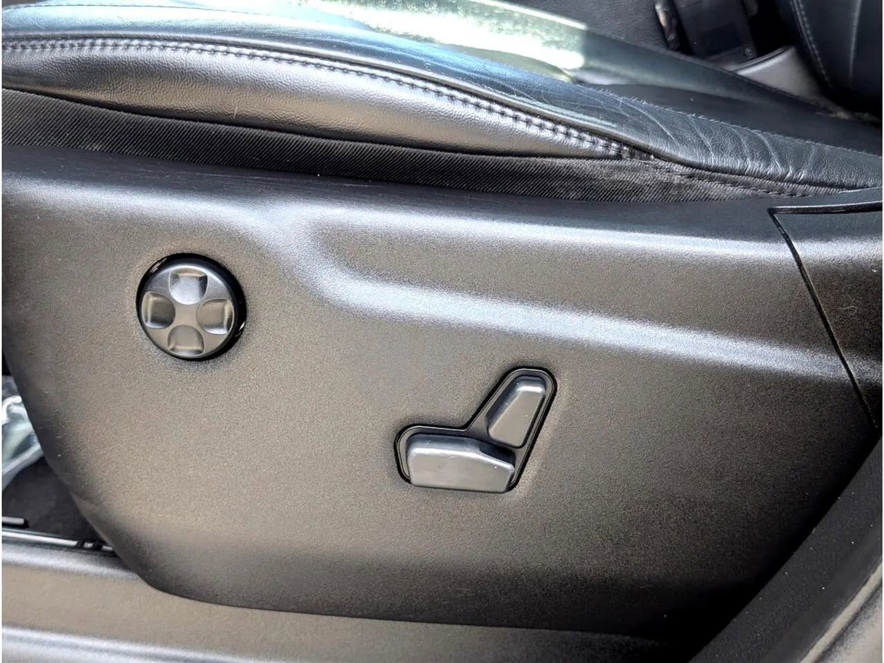 Used 2015 Dodge Durango Limited w/ Premium Group image 19