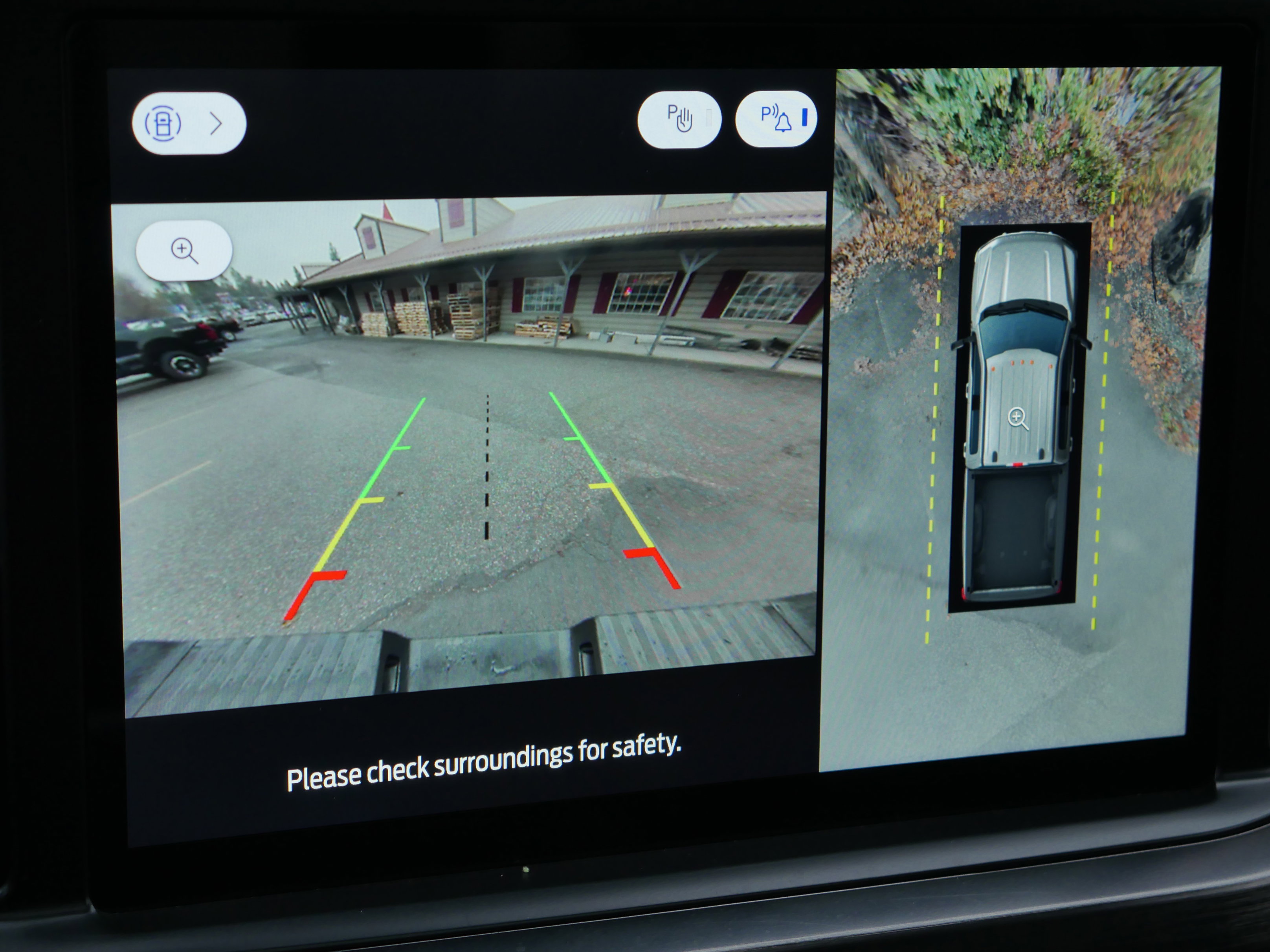 Certified 2023 Ford F350 Lariat w/ Black Appearance Package image 18