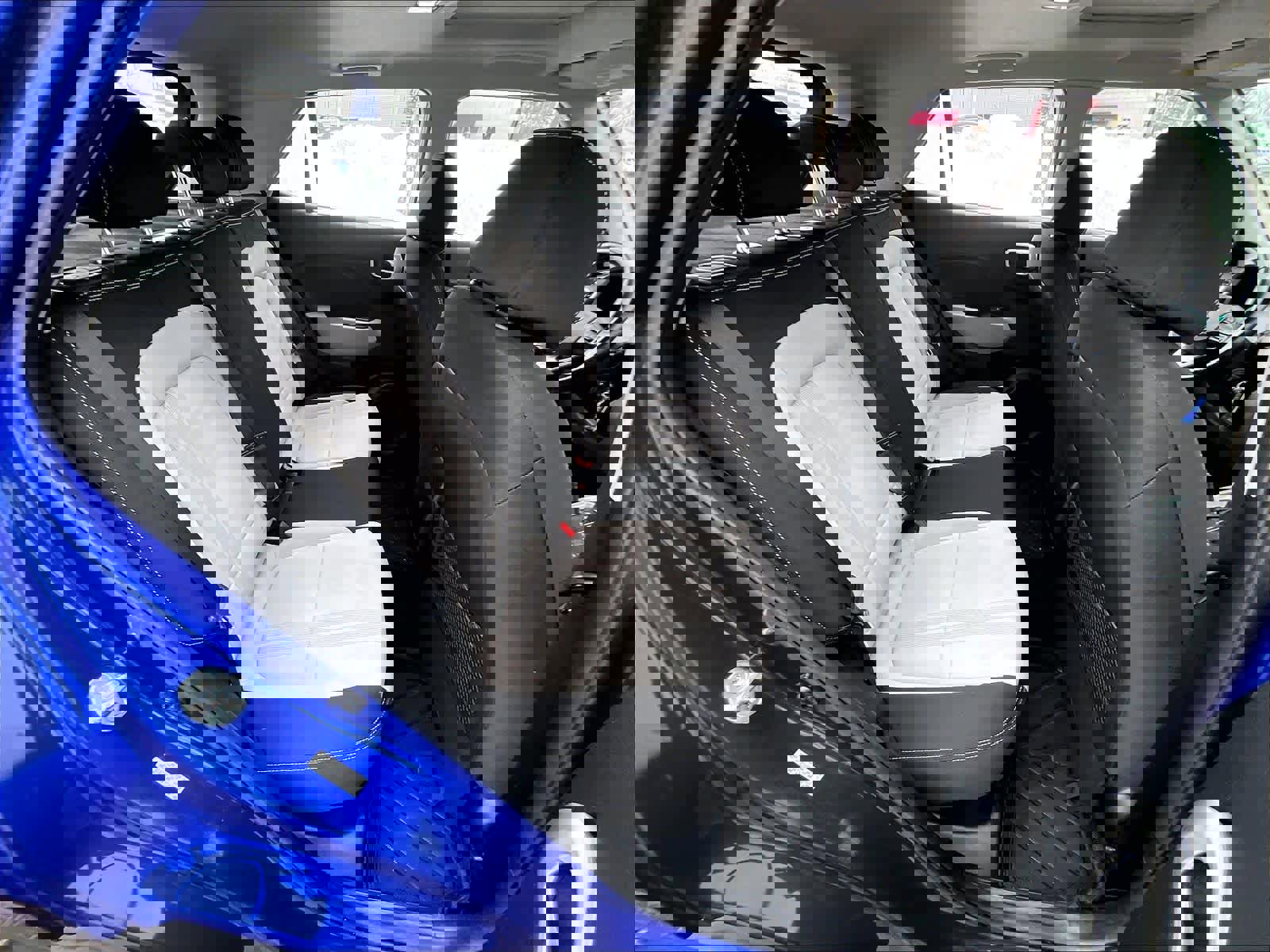 Used 2023 Hyundai Venue SEL image 16