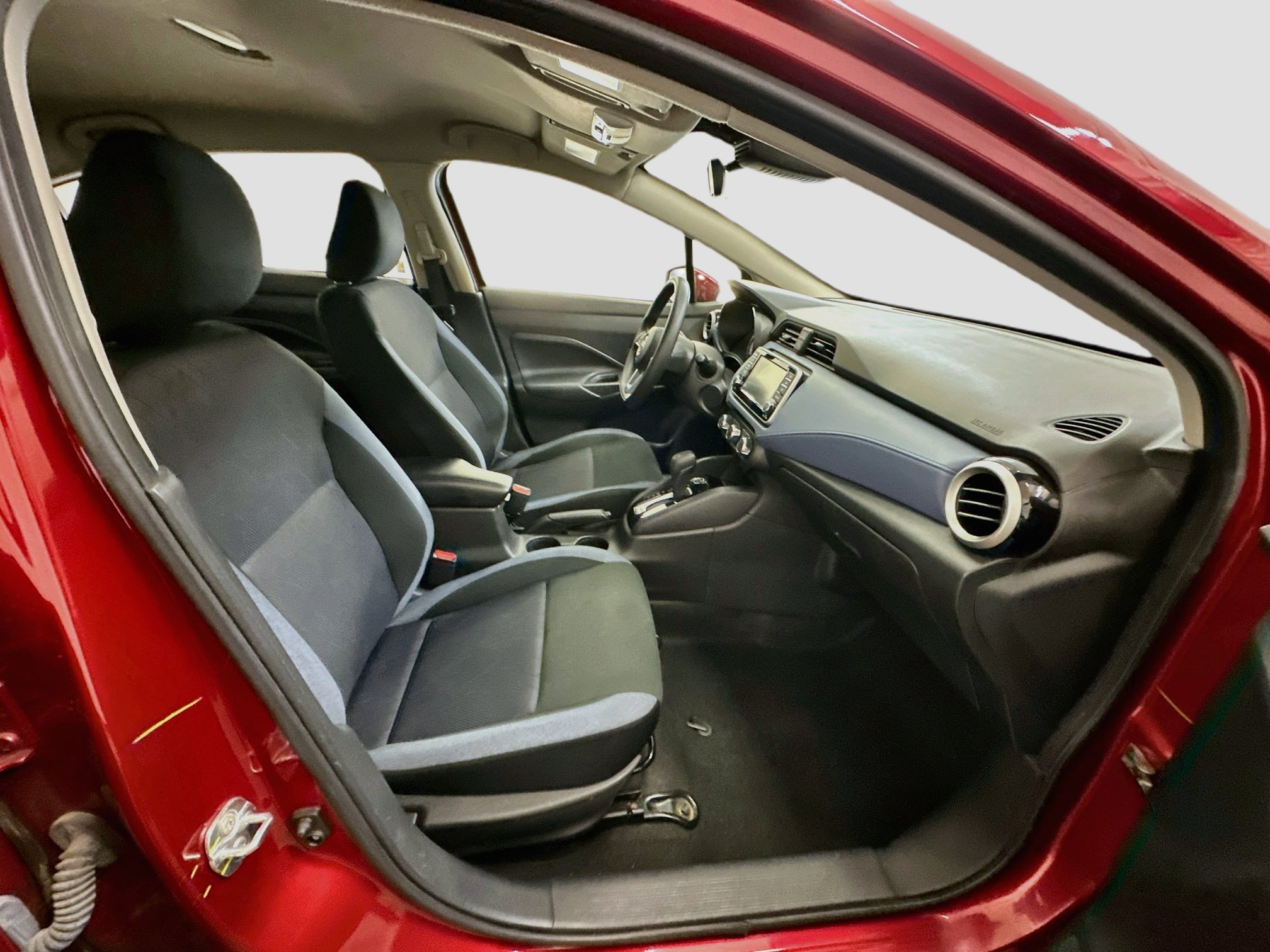 Used 2024 Nissan Versa SV FWD image 31