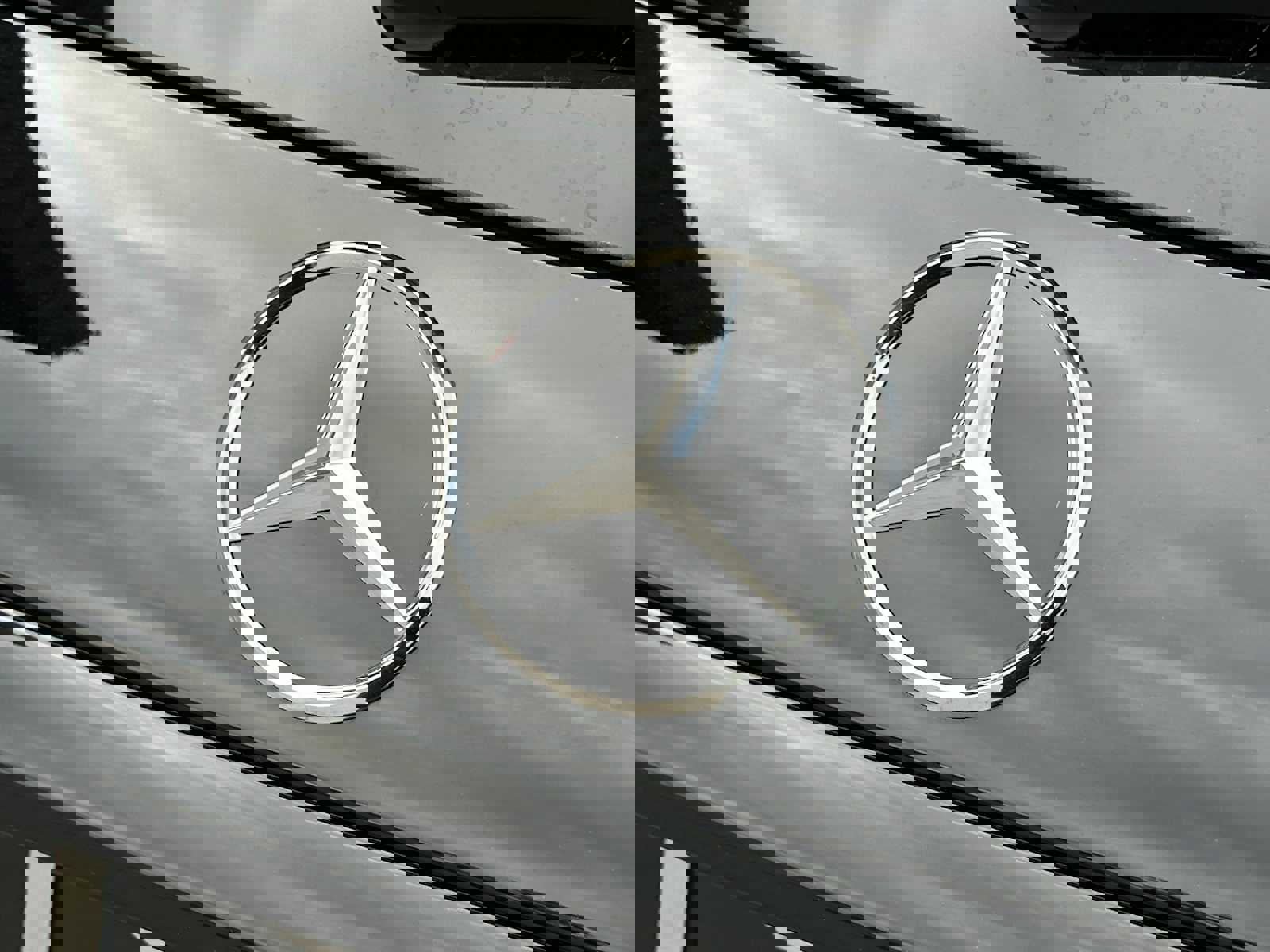 Used 2025 Mercedes-Benz GLC 300 4MATIC image 2