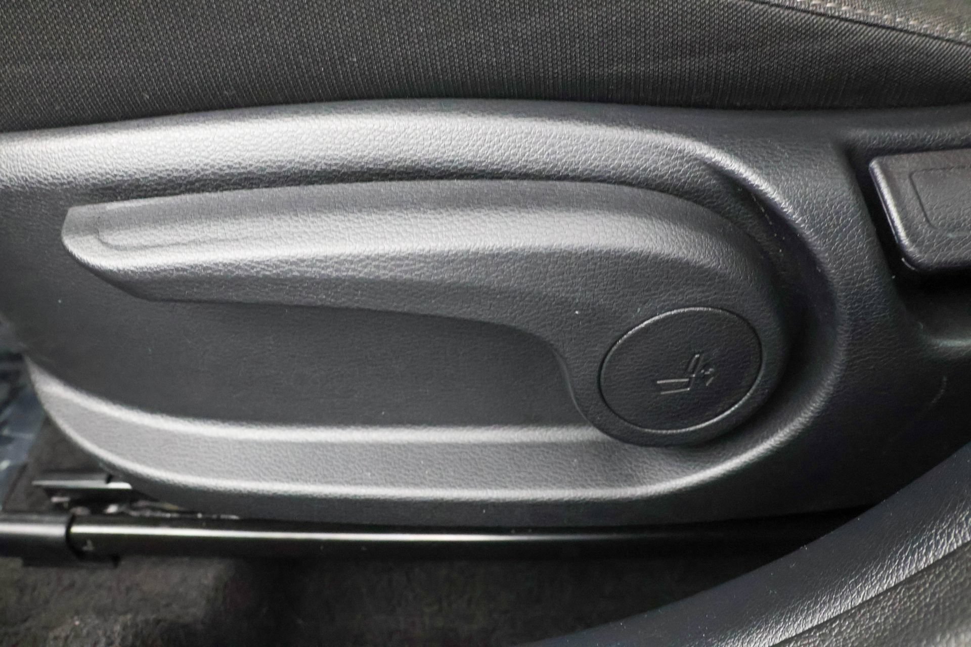 Used 2024 Kia Forte LXS FWD image 7
