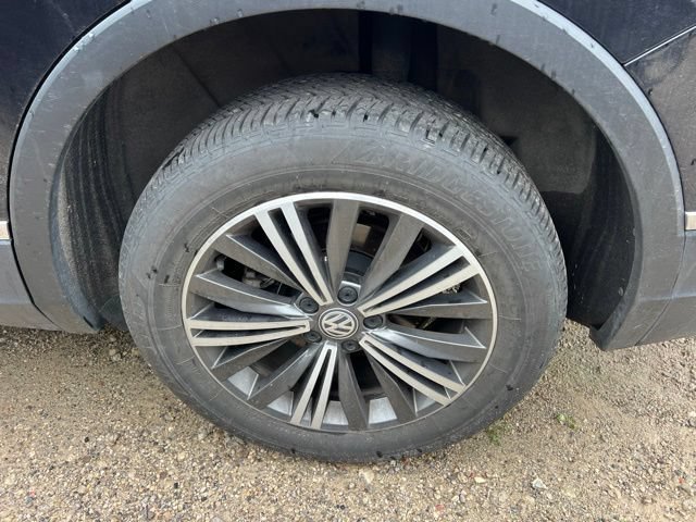 Used 2018 Volkswagen Tiguan SEL AWD/4WD image 6