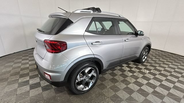 Certified 2023 Hyundai Venue SEL FWD image 2