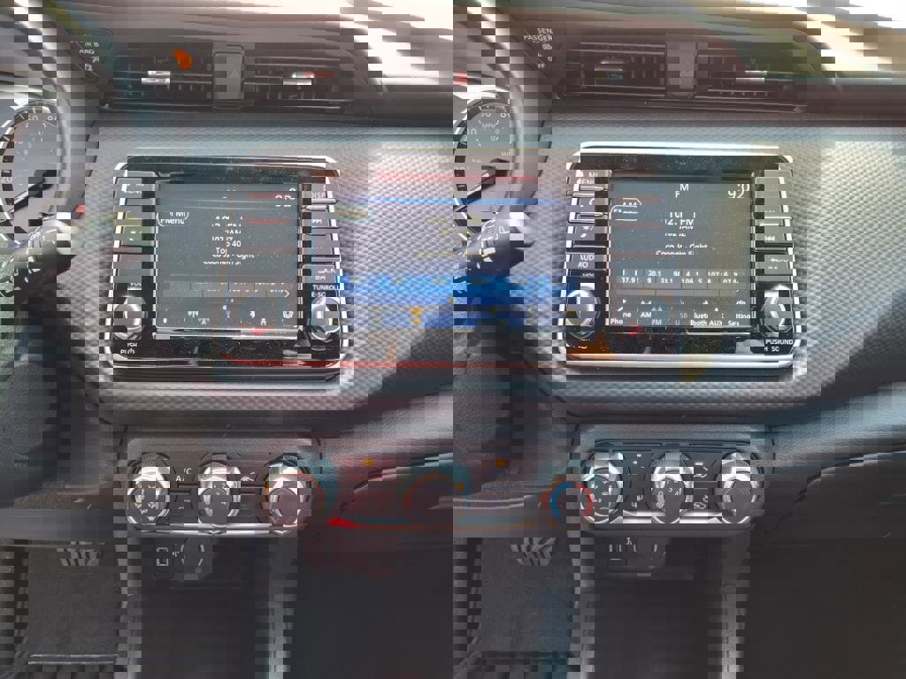 New 2025 Nissan Kicks Play S image 9