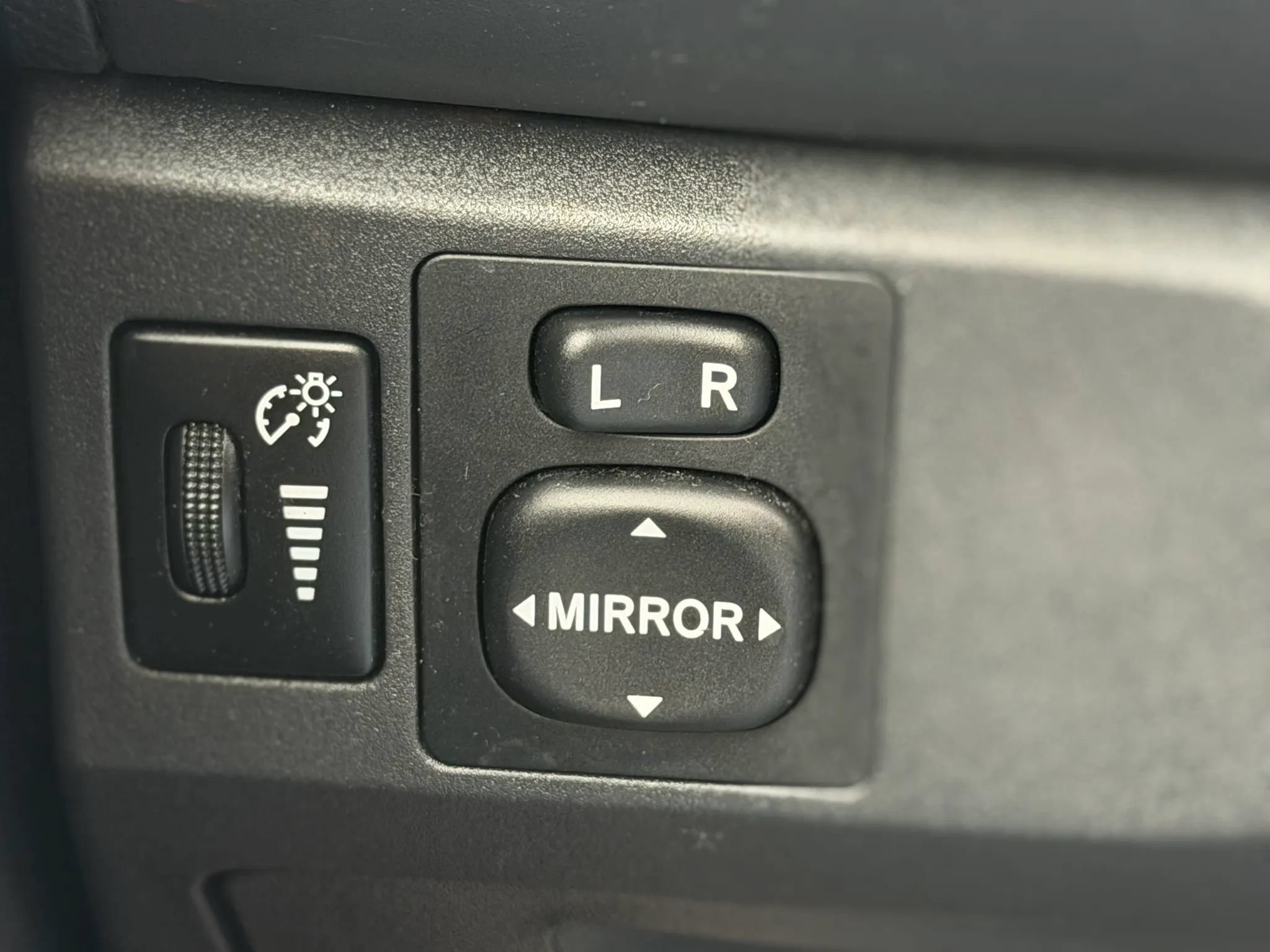 Used 2009 Toyota Yaris S FWD image 29