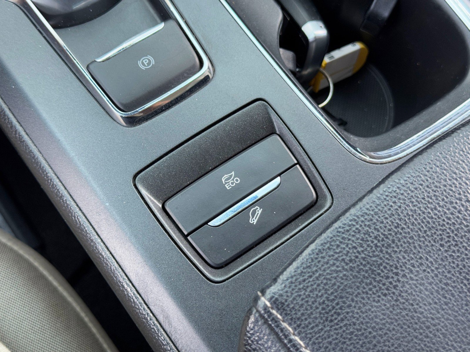 Used 2019 Ford Fusion SE image 30