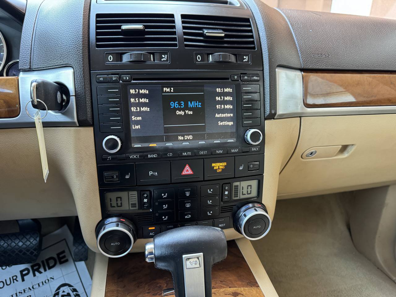 Used 2008 Volkswagen Touareg V6 AWD/4WD image 14