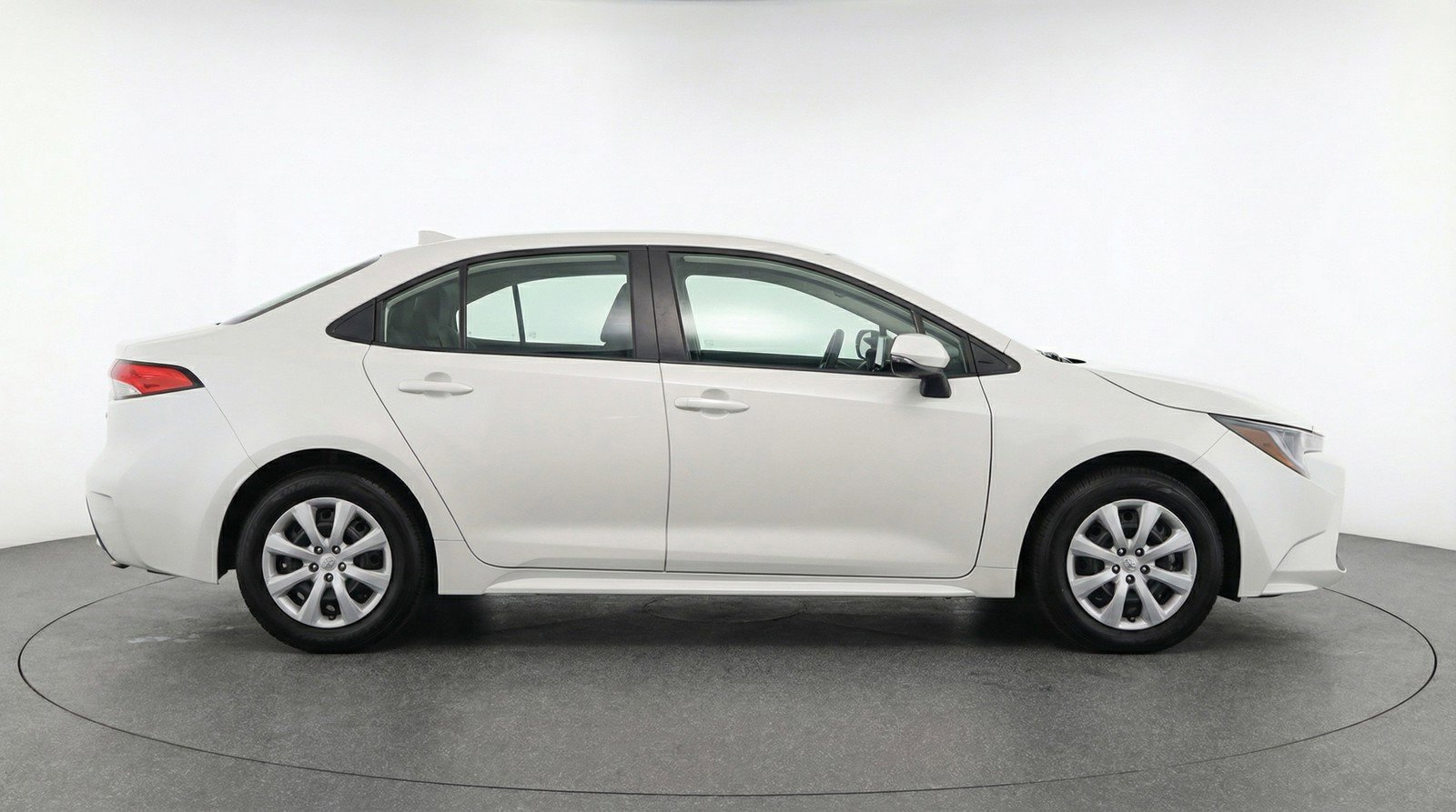 Used 2025 Toyota Corolla LE image 11