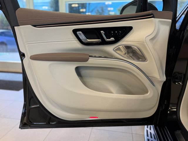 Used 2023 Mercedes-Benz EQS 580 4MATIC SUV image 18