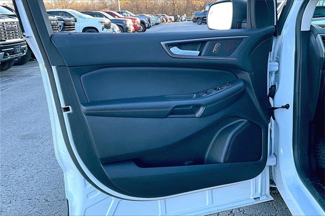 Used 2021 Ford Edge SE image 20