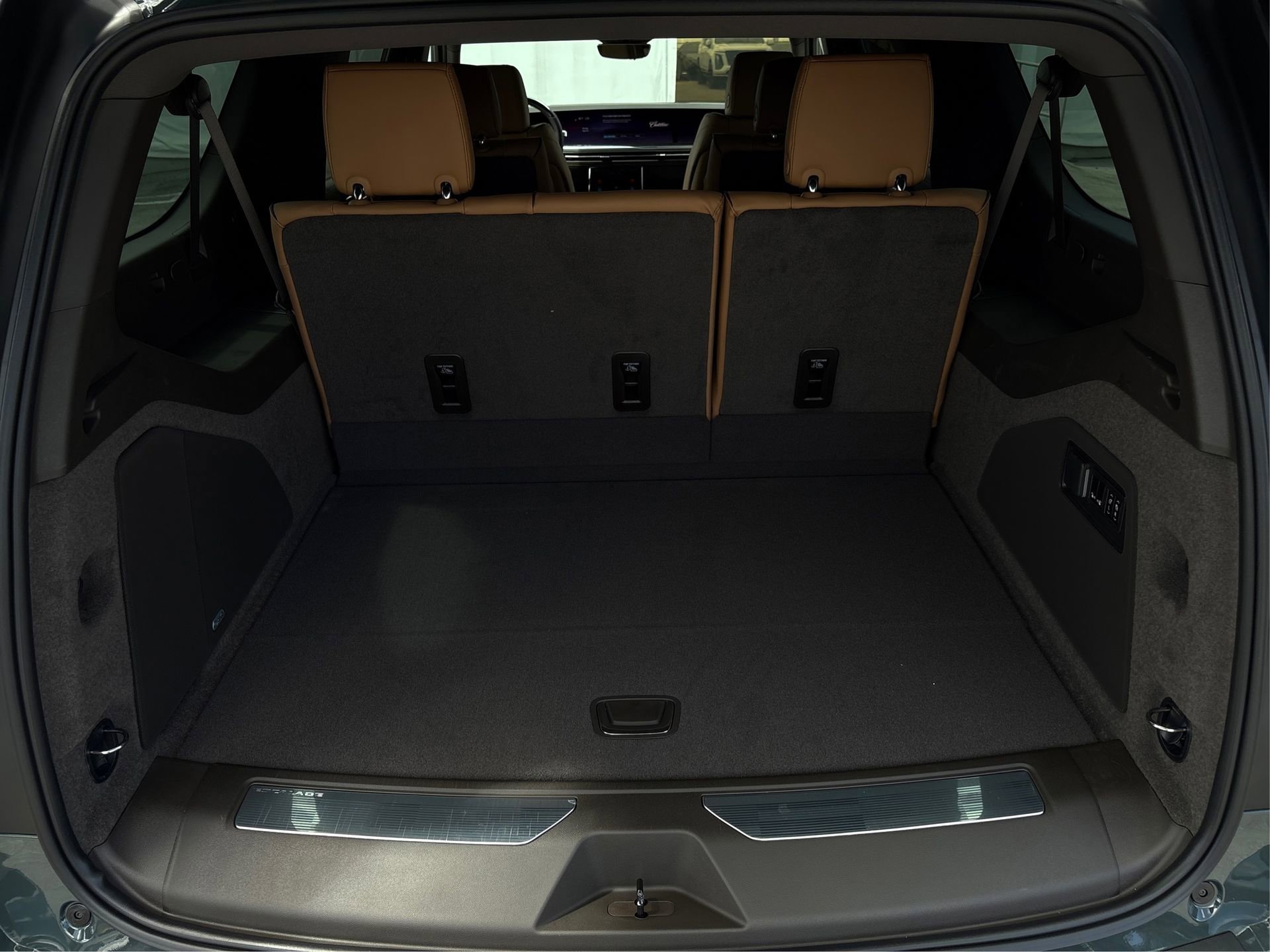 New 2026 Cadillac Escalade ESV Luxury image 11