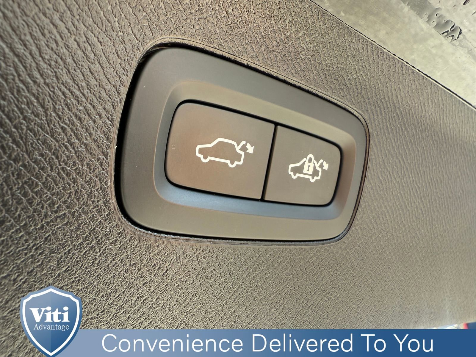 Certified 2025 Volvo XC90 B6 Plus w/ Protection Package Premier image 25