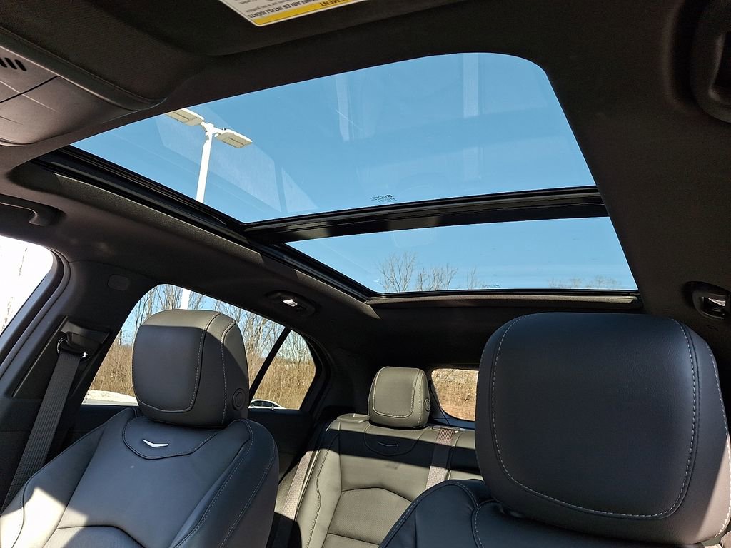 Used 2023 Cadillac XT4 Premium Luxury image 15