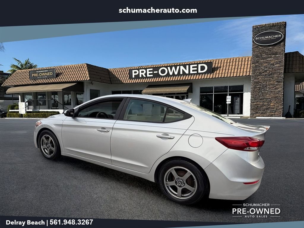 Used 2017 Hyundai Elantra SE FWD image 5