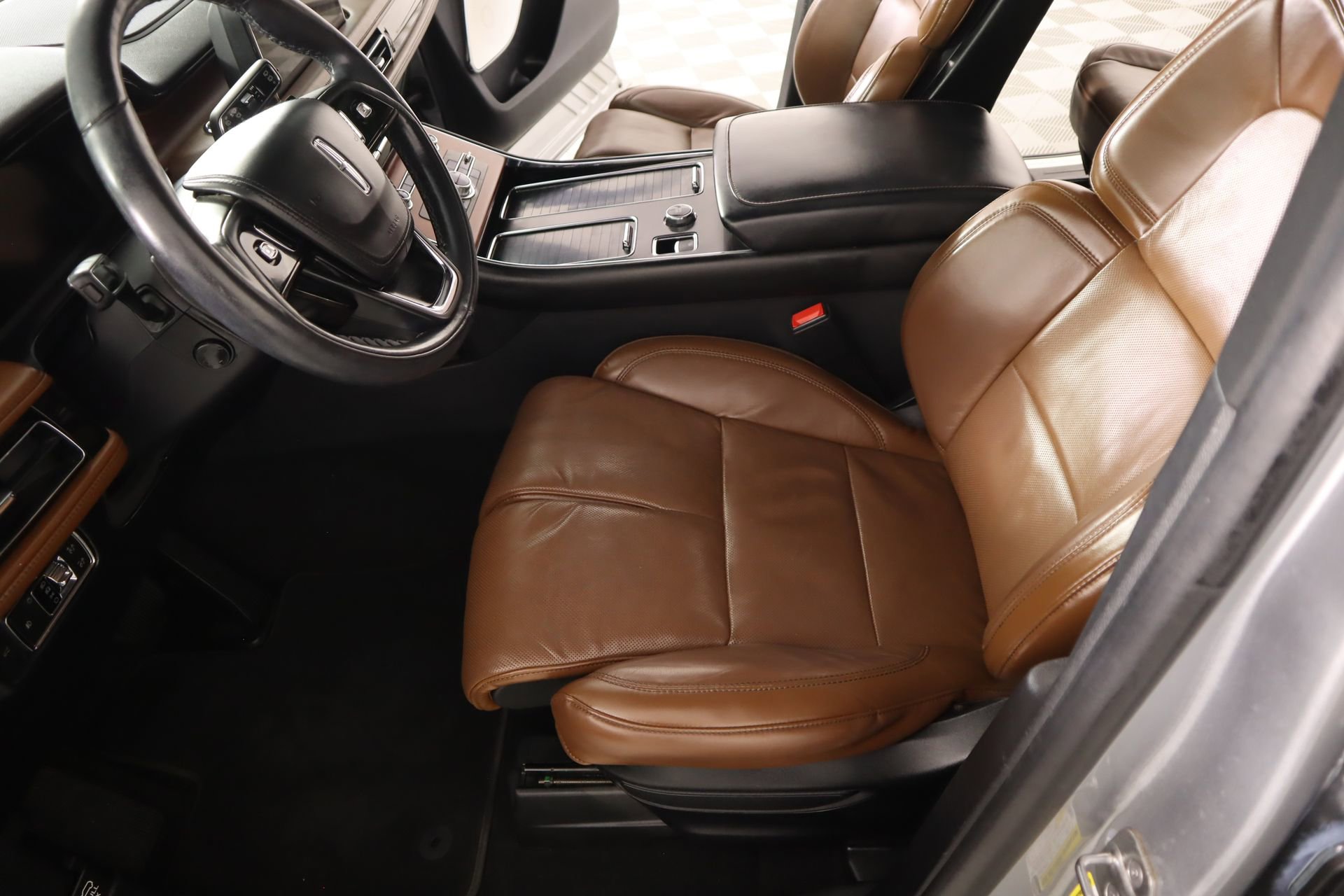 Used 2021 Lincoln Aviator Reserve w/ Equipment Group 201A AWD/4WD image 12