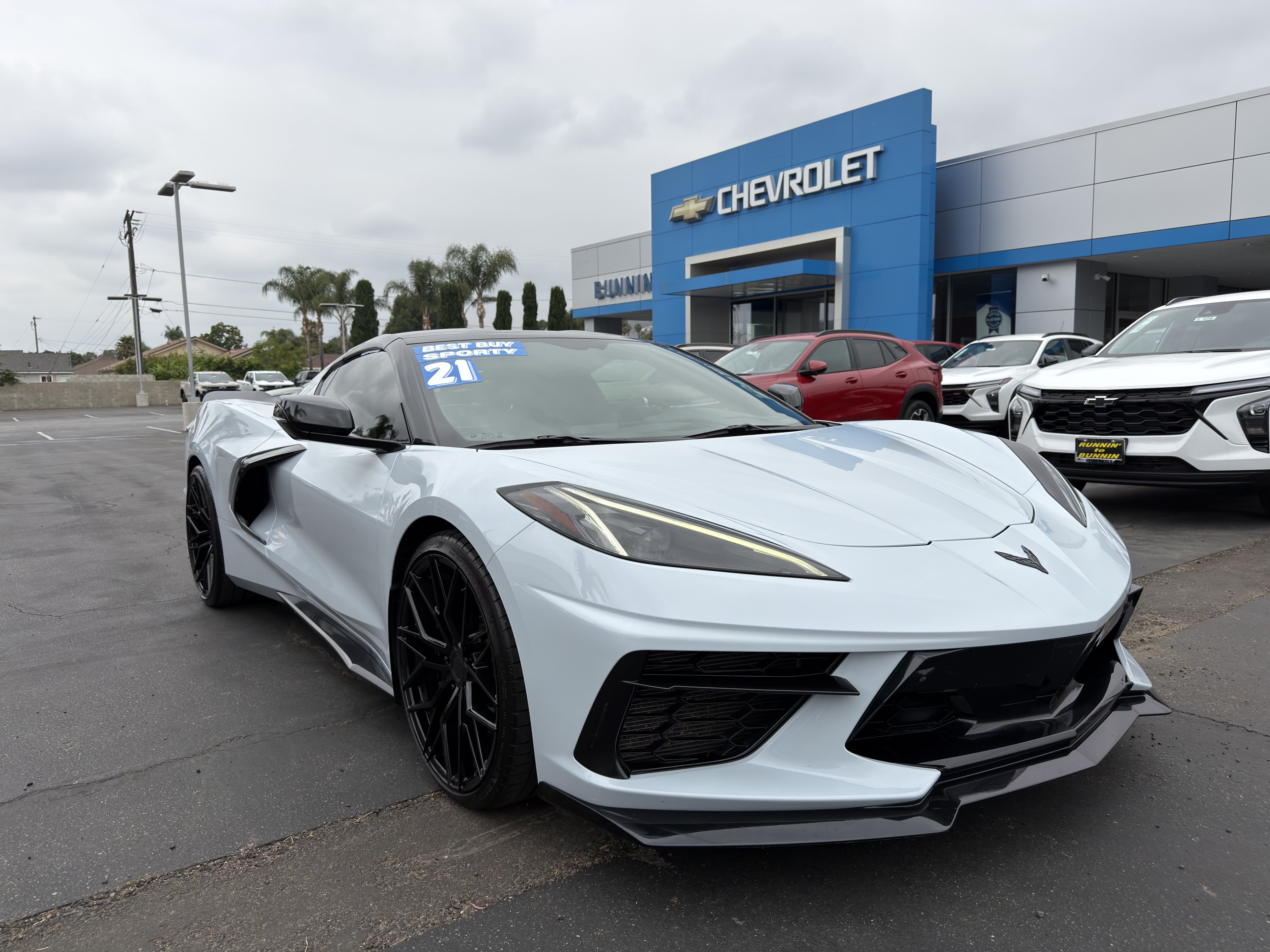 Used 2021 Chevrolet Corvette Stingray Premium Cpe w/ Z51 Performance Package RWD image 2