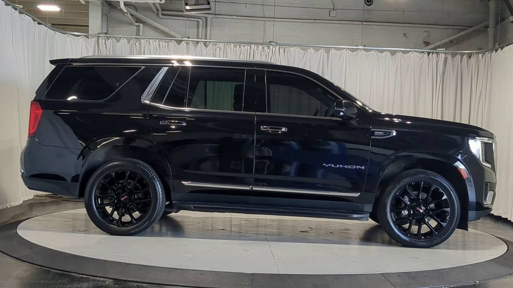Used 2023 GMC Yukon SLT w/ SLT Premium Package AWD/4WD image 9