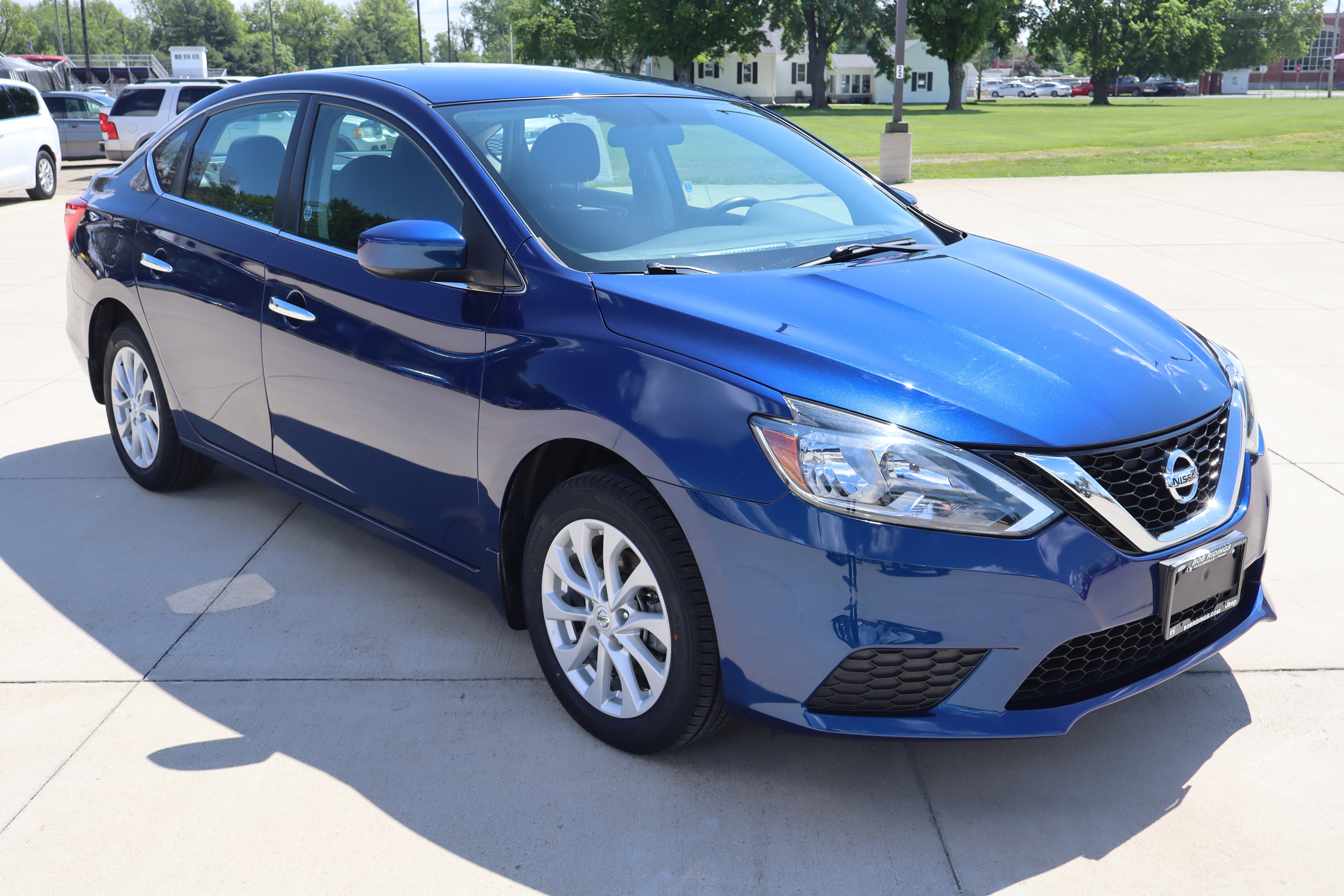 Used 2019 Nissan Sentra SV FWD image 3