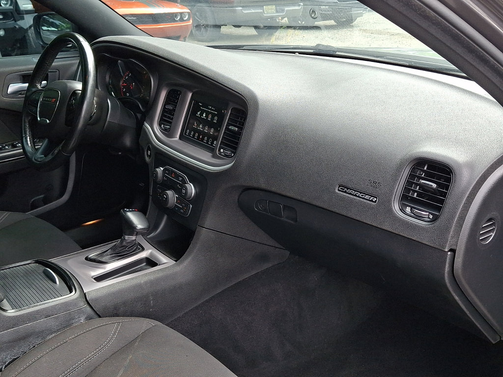 Used 2022 Dodge Charger SXT w/ Blacktop Package RWD image 11