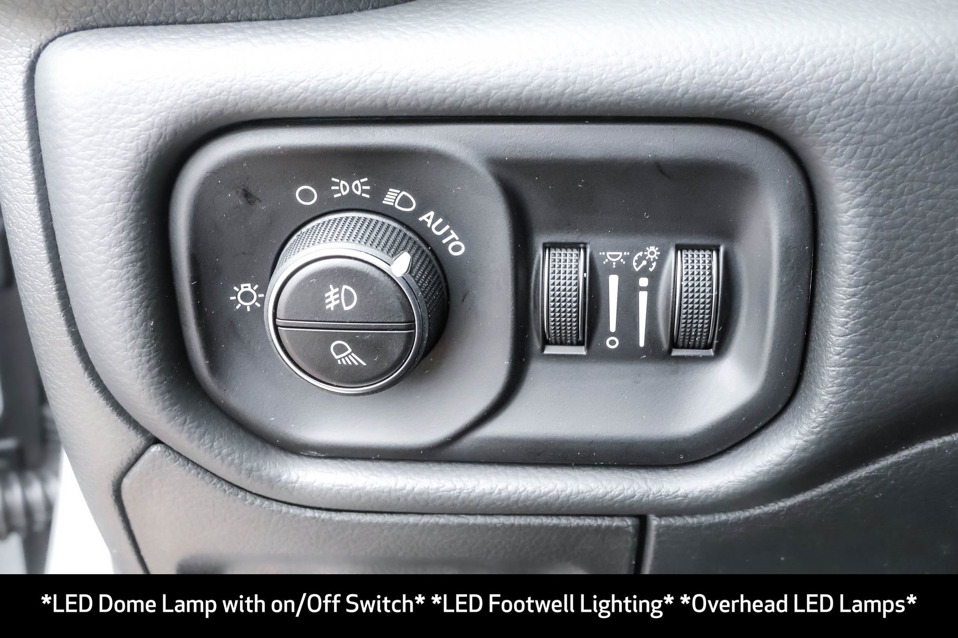 New 2026 RAM 1500 4x4 Crew Cab image 33