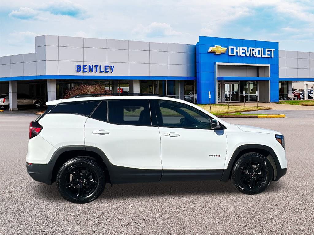Used 2024 GMC Terrain AT4 image 6