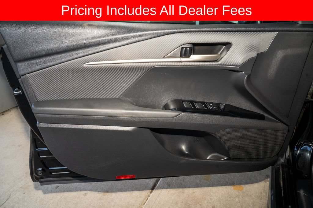 Used 2025 Toyota Camry SE w/ Convenience Package FWD image 11