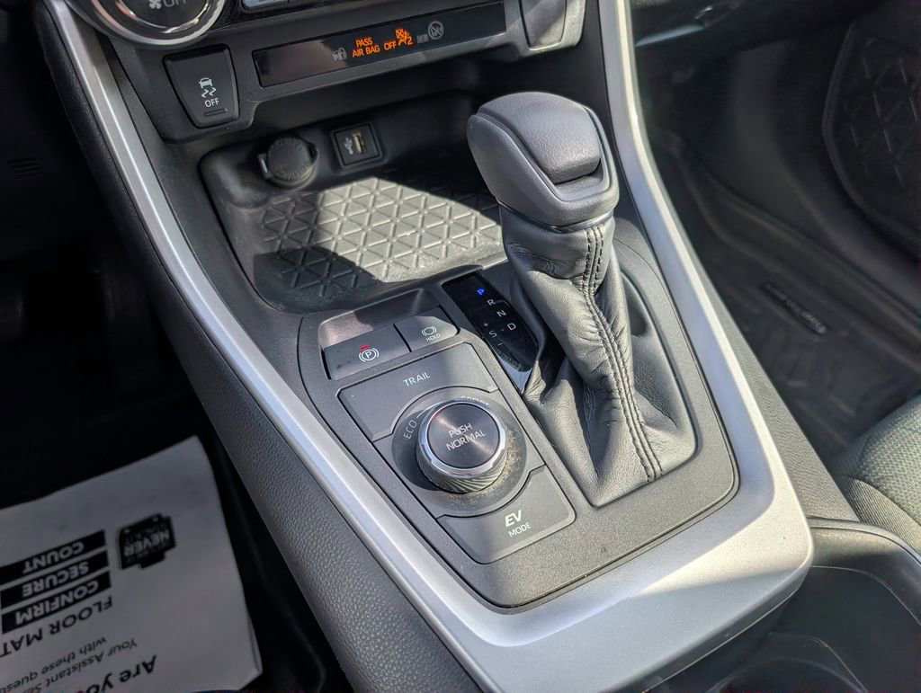 Used 2023 Toyota RAV4 XLE w/ Convenience Package image 17
