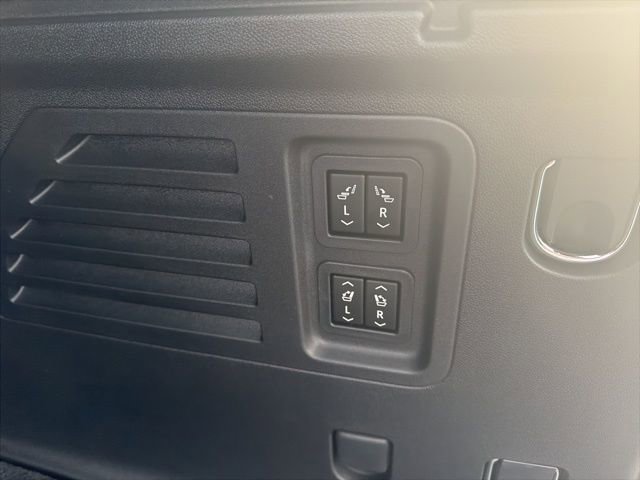 New 2026 GMC Acadia Denali Ultimate image 17