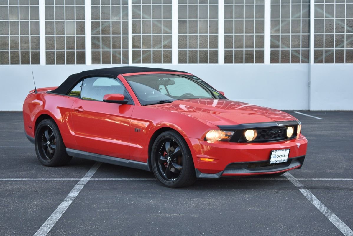 Used 2010 Ford Mustang GT image 22