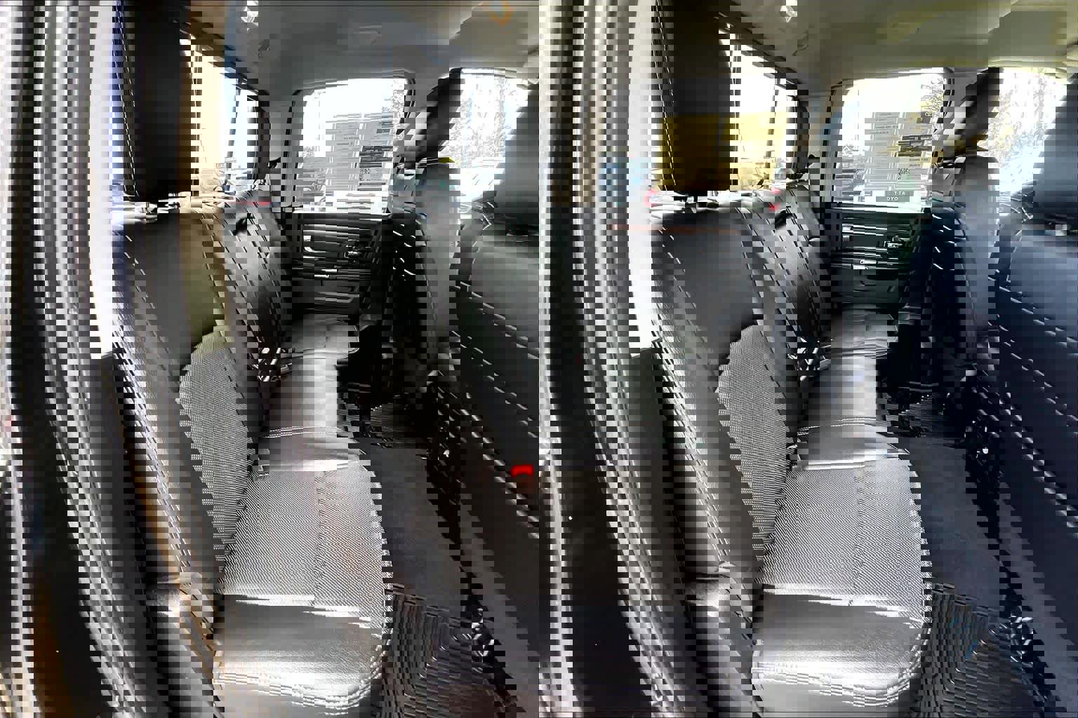 Used 2017 RAM 1500 Laramie w/ Convenience Group image 18