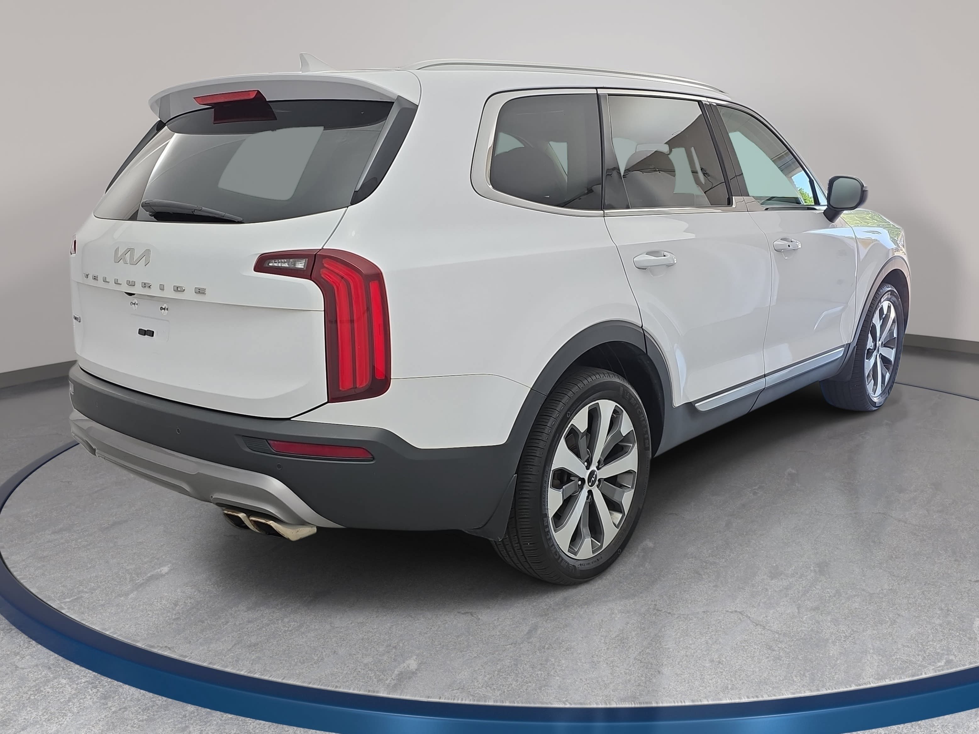 Used 2022 Kia Telluride EX w/ EX Premium Package AWD/4WD image 5