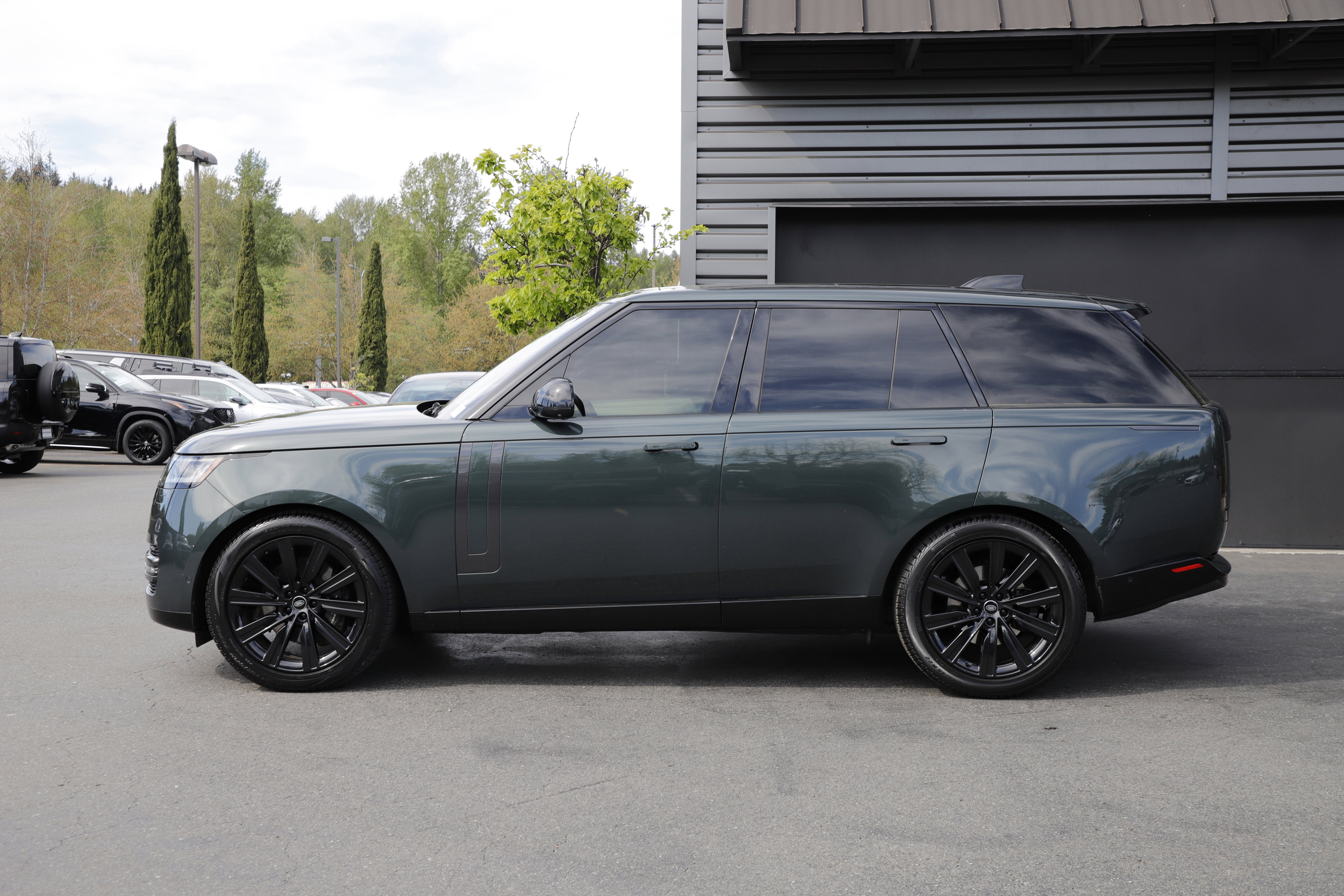 Used 2023 Land Rover Range Rover SE AWD/4WD image 7