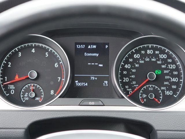 Used 2017 Volkswagen Golf Wolfsburg Edition image 19