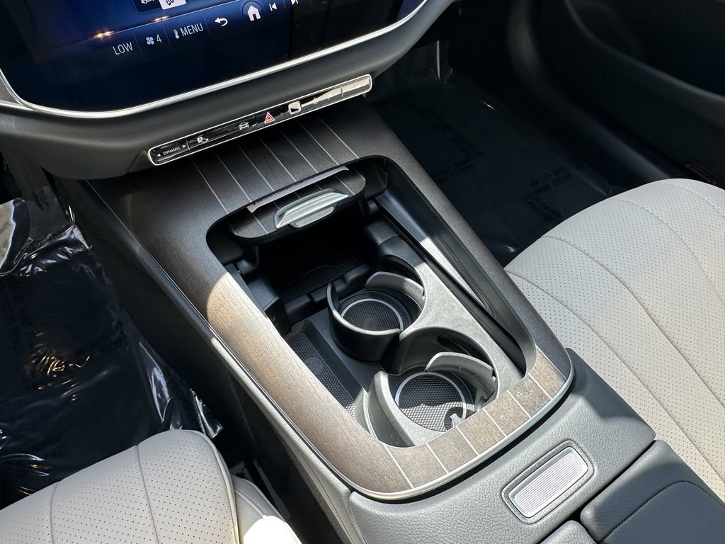 New 2026 Mercedes-Benz E 450 4MATIC Sedan image 32
