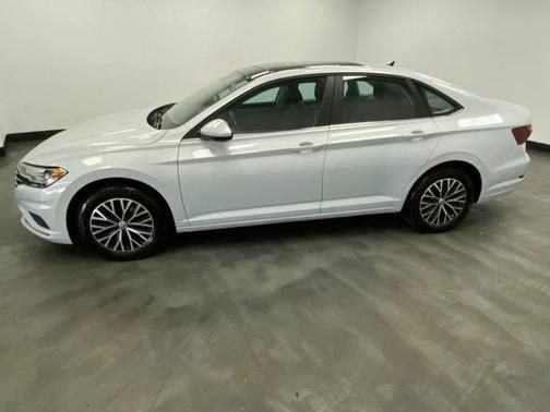 Used 2019 Volkswagen Jetta SE FWD image 4