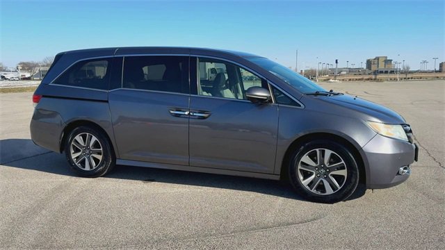 Used 2016 Honda Odyssey Touring Elite image 2