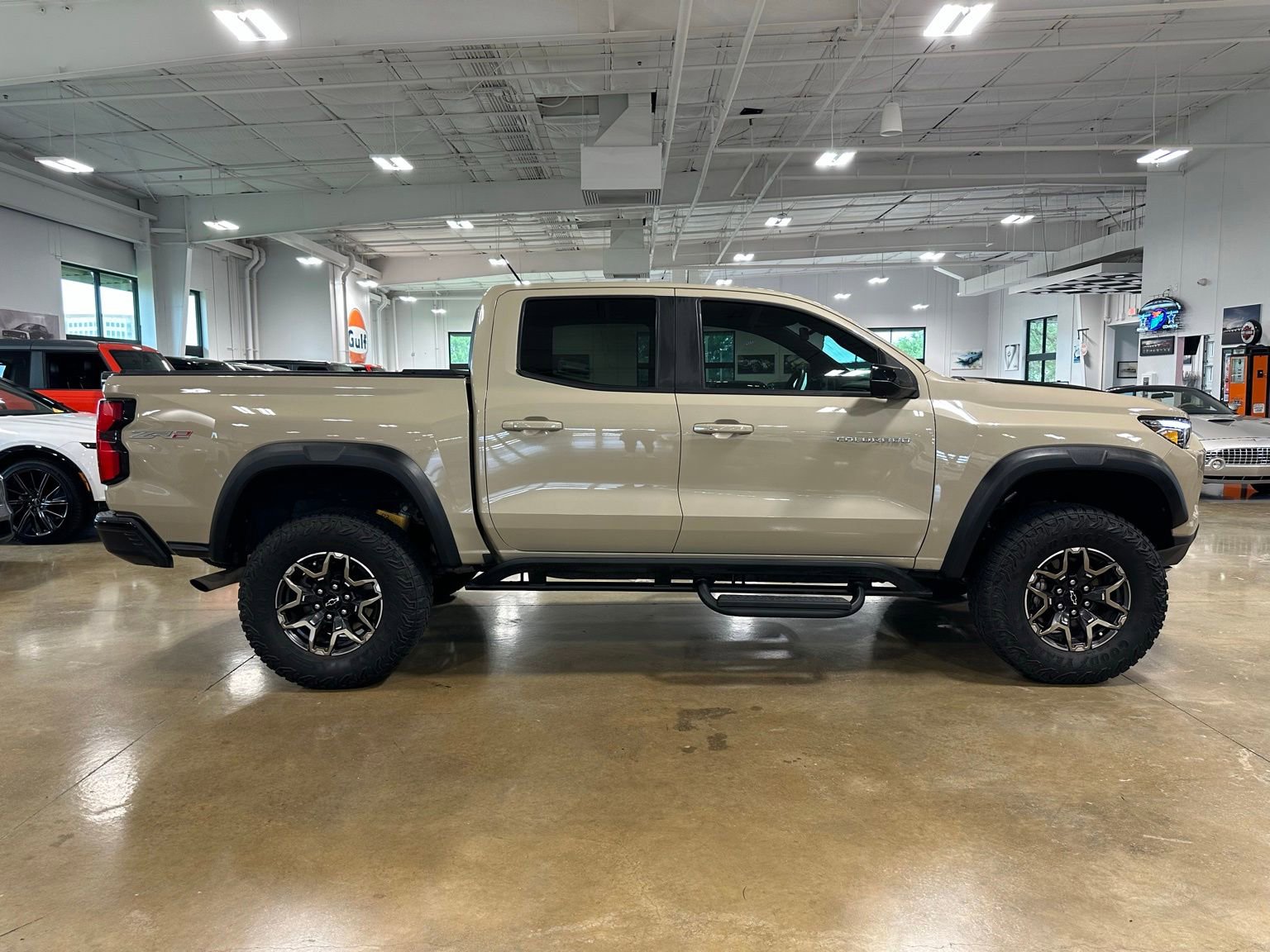 Used 2023 Chevrolet Colorado ZR2 w/ ZR2 Convenience Package III AWD/4WD image 8