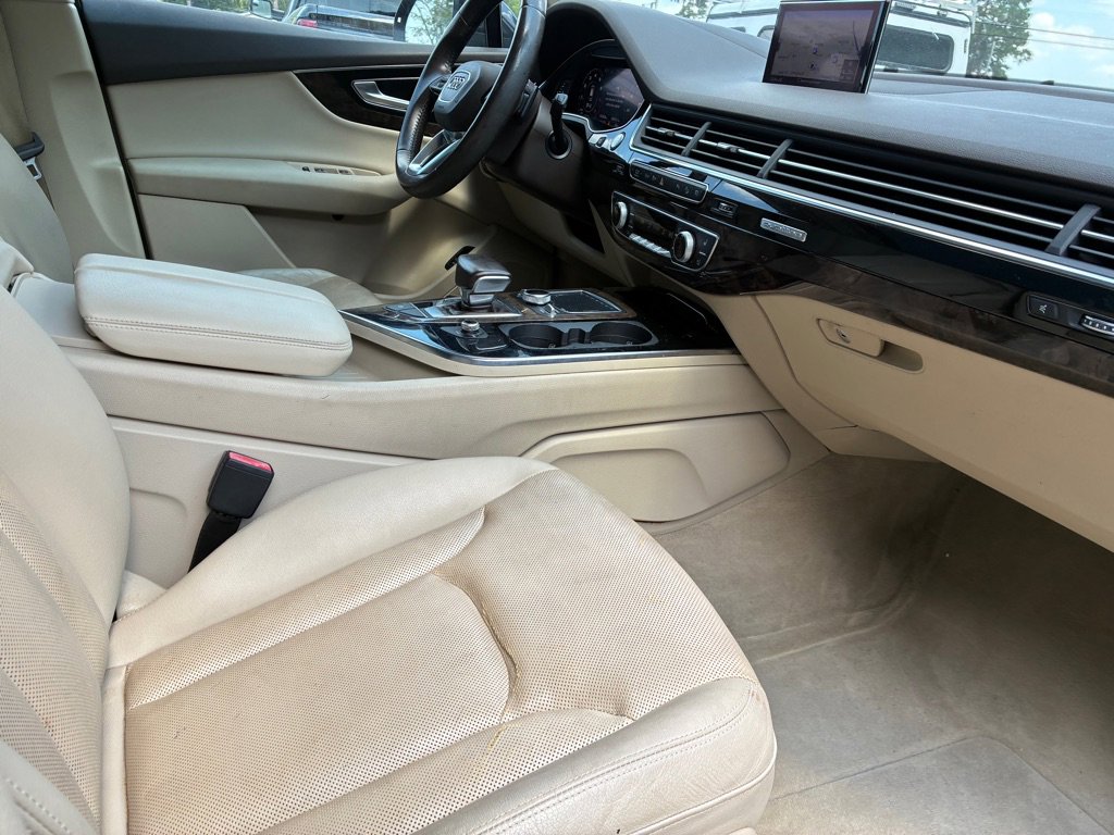 Used 2018 Audi Q7 3.0T Prestige image 29