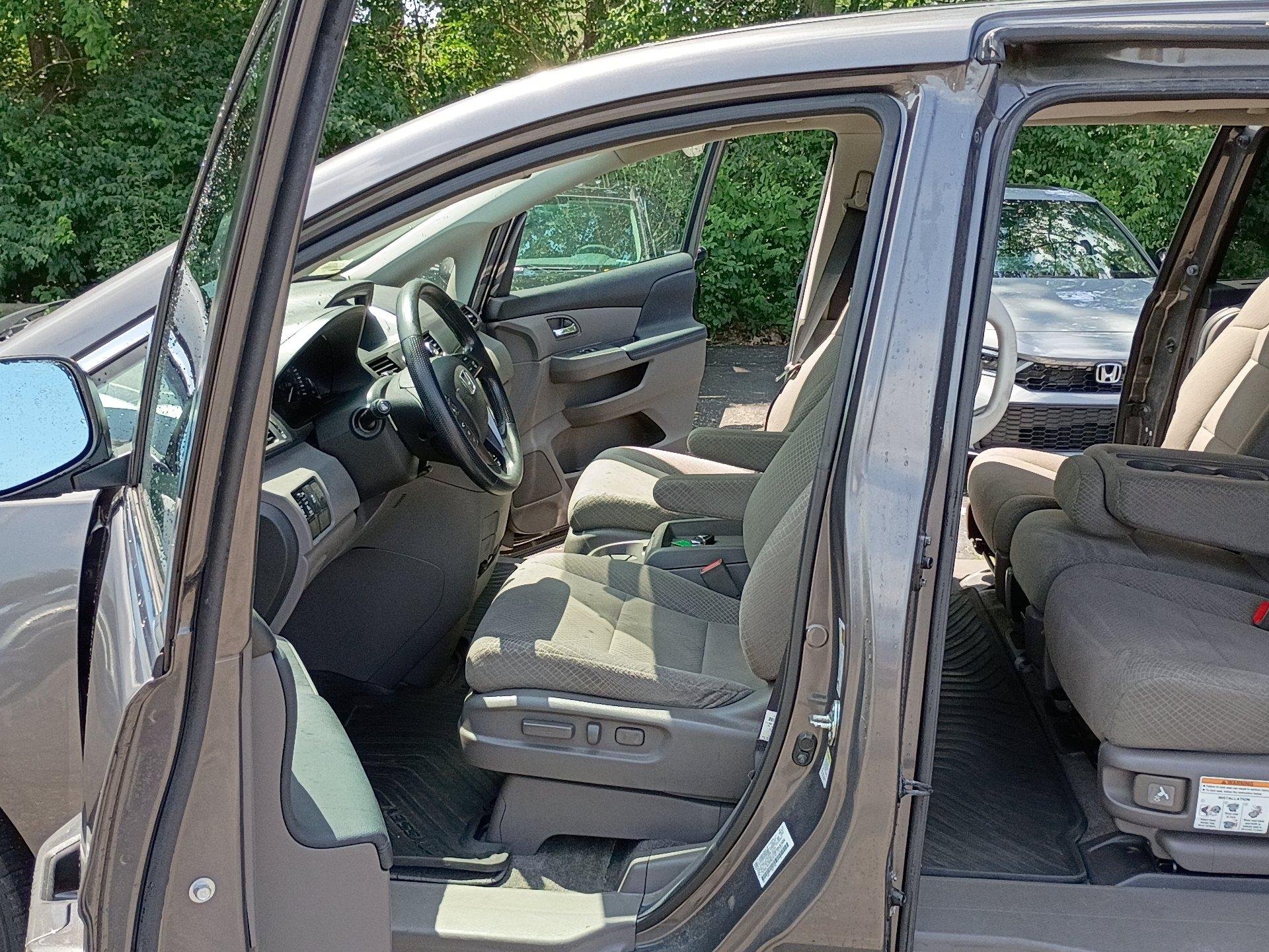 Used 2014 Honda Odyssey EX image 11