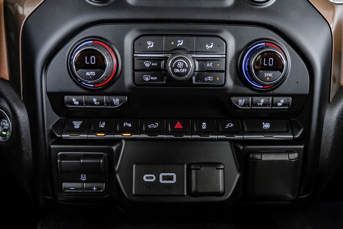 Used 2021 Chevrolet Silverado 3500 High Country image 29