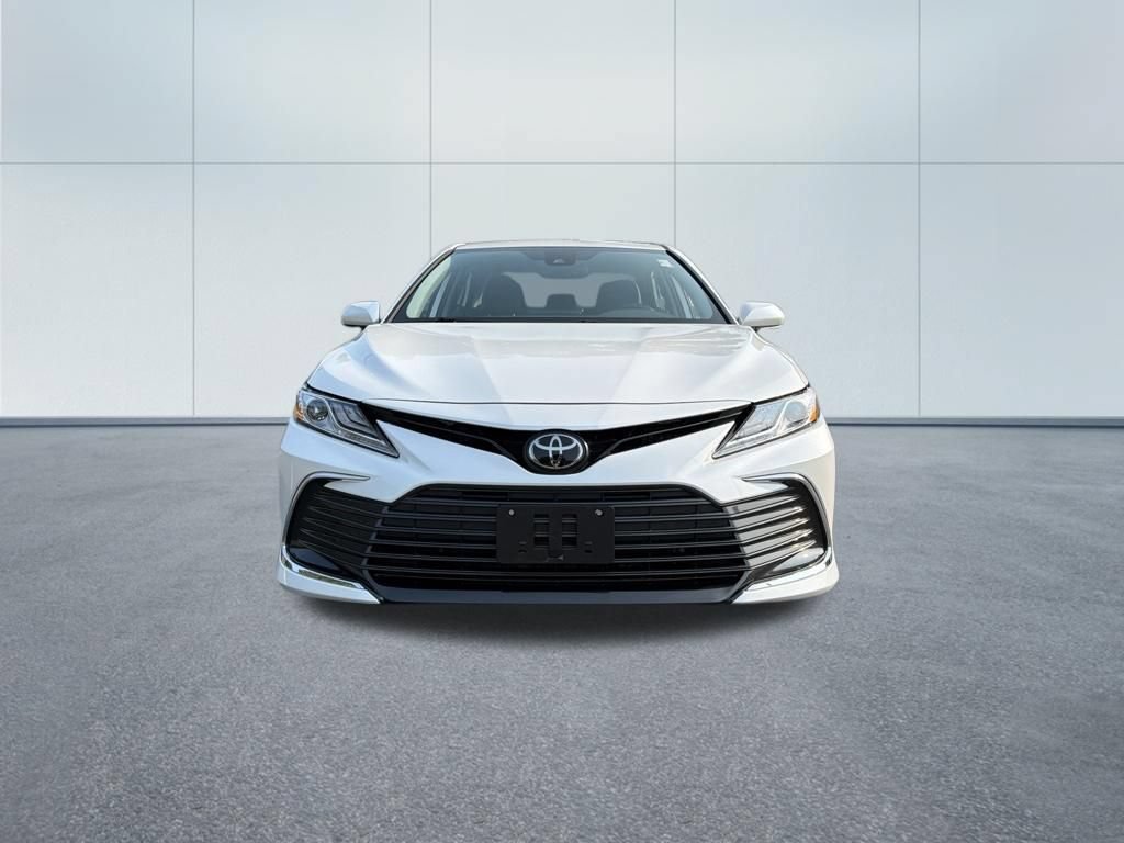 Used 2024 Toyota Camry XLE AWD/4WD image 3