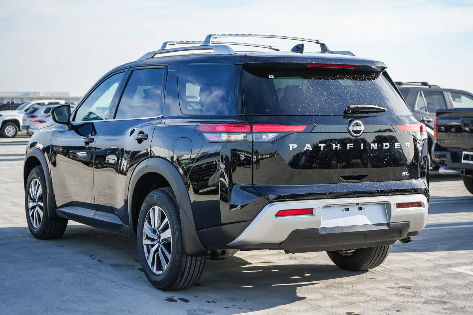 Used 2025 Nissan Pathfinder SL FWD image 8
