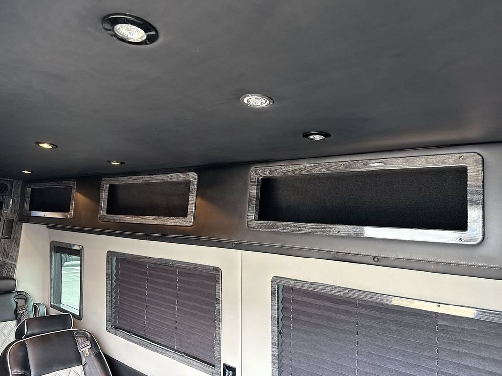 Used 2016 Mercedes-Benz Sprinter 3500 image 40
